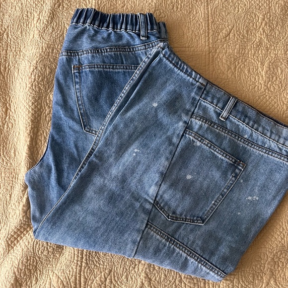 Women's Distressed Blue Jeans - Picture 3 of 4
